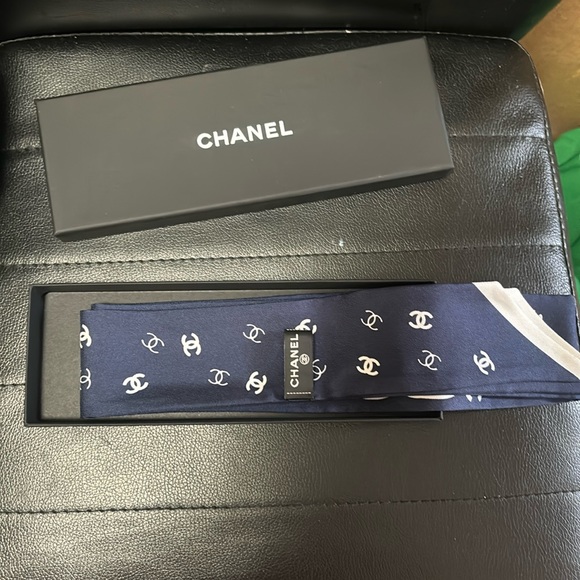 Brand new authentic Chanel mini scarf . - Picture 1 of 3